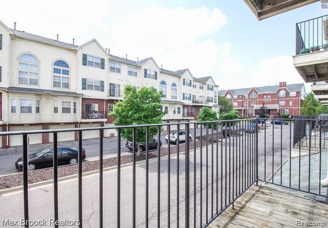 1404 Raliegh Pl, Troy, MI 48084