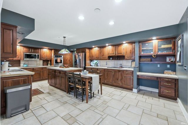 2112 Autumn Run, Fort Wayne, IN 46845