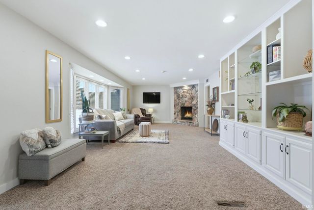 2112 Autumn Run, Fort Wayne, IN 46845