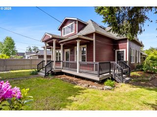 190 N CLEVELAND St, Mt Angel, OR 97362