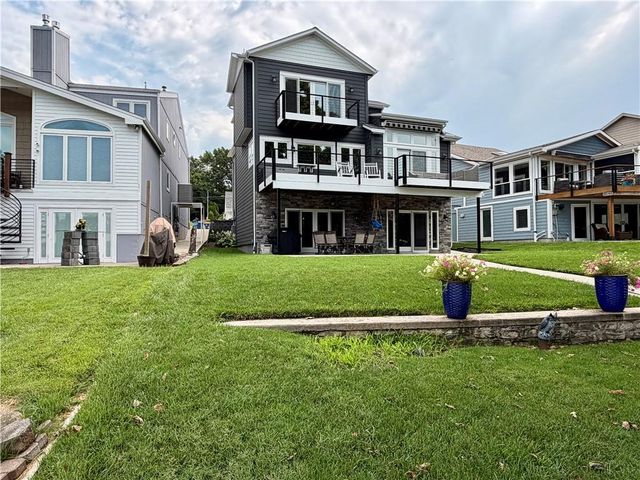2 W Street, Lake Lotawana, MO 64086