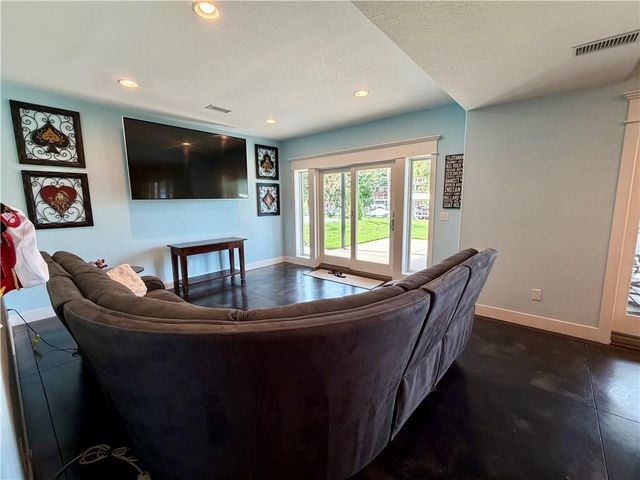 2 W Street, Lake Lotawana, MO 64086