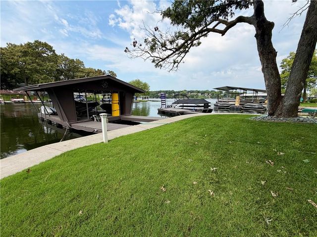 2 W Street, Lake Lotawana, MO 64086