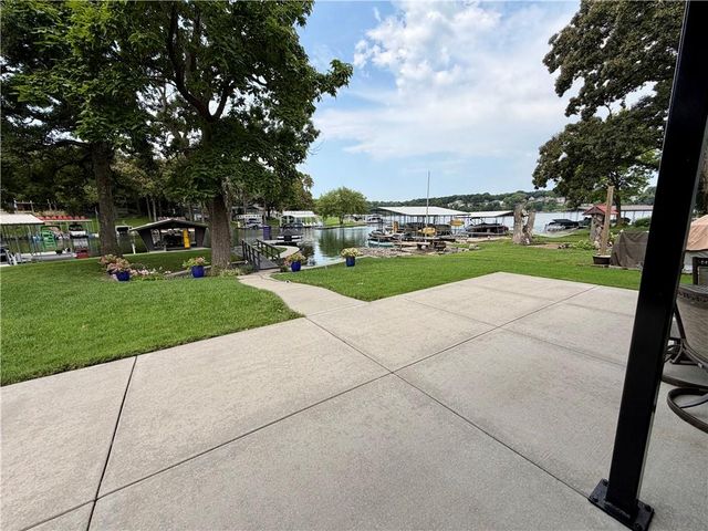 2 W Street, Lake Lotawana, MO 64086