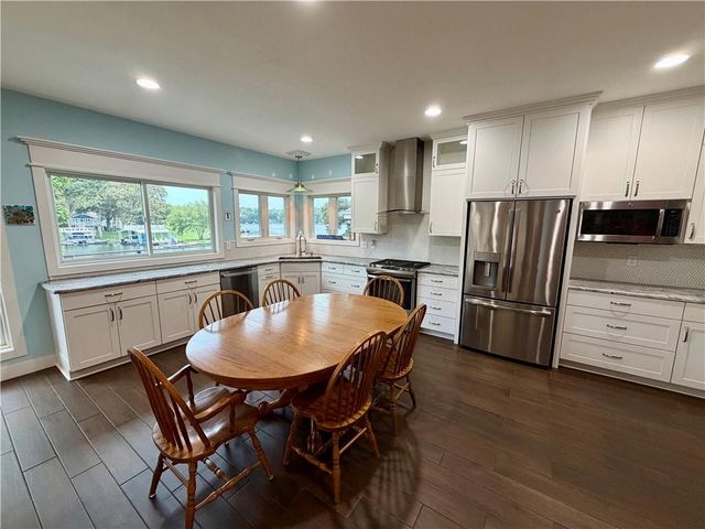 2 W Street, Lake Lotawana, MO 64086