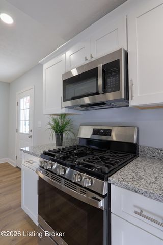 8909 Independence School Rd, Louisville, KY 40228
