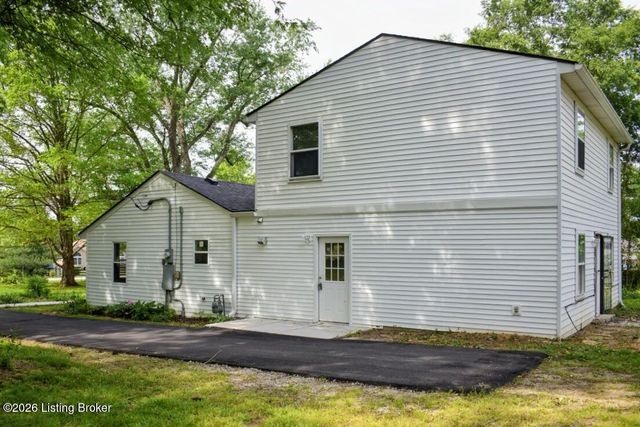 8909 Independence School Rd, Louisville, KY 40228