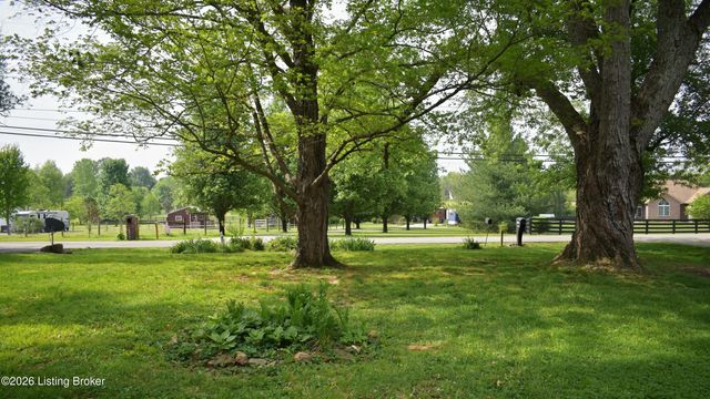 8909 Independence School Rd, Louisville, KY 40228
