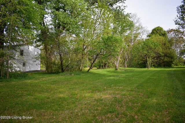 8909 Independence School Rd, Louisville, KY 40228