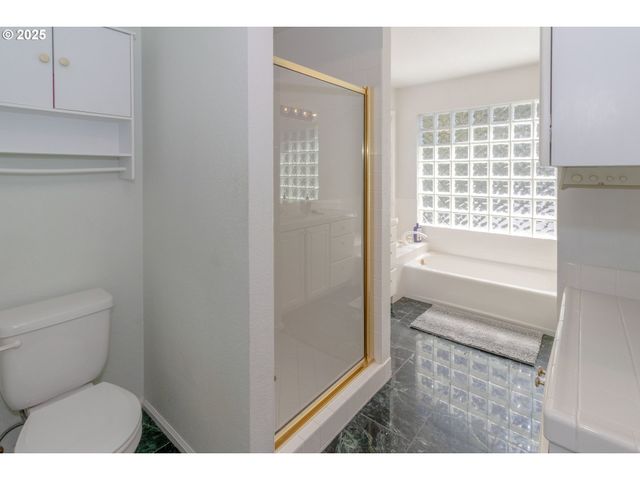 416 ELMAR Dr, Winchester, OR 97495