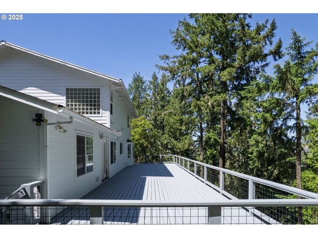 416 ELMAR Dr, Winchester, OR 97495
