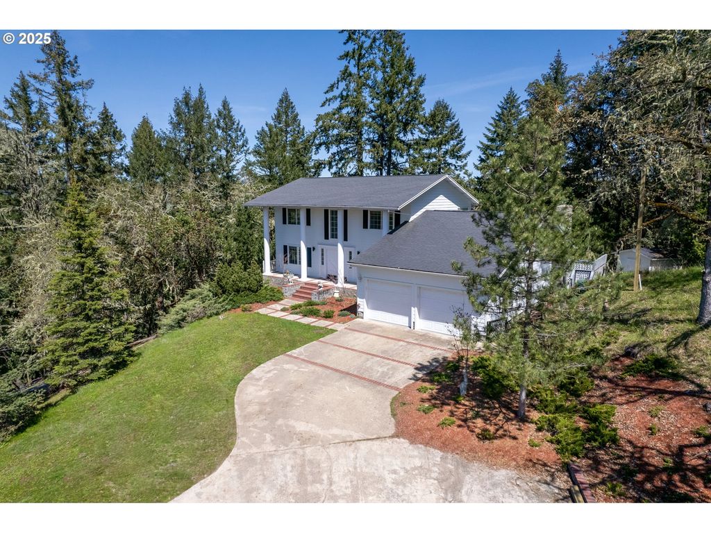 416 ELMAR Dr, Winchester, OR 97495