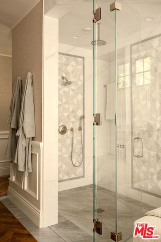 1420 Moraga Drive, Los Angeles, CA 90049