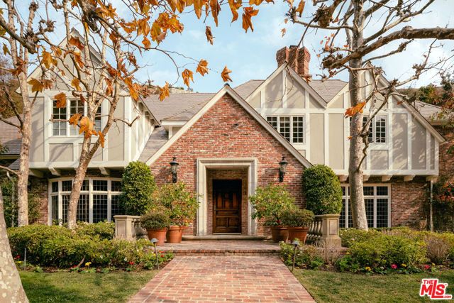 1420 Moraga Drive, Los Angeles, CA 90049