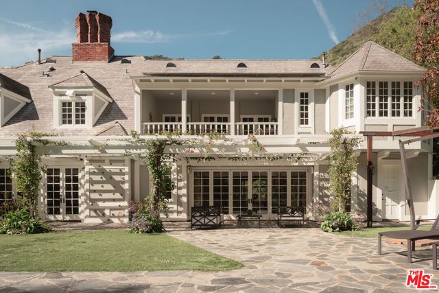 1420 Moraga Drive, Los Angeles, CA 90049