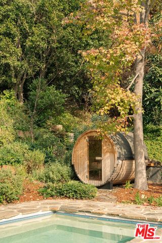 1420 Moraga Drive, Los Angeles, CA 90049