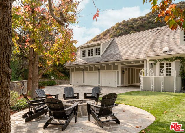 1420 Moraga Drive, Los Angeles, CA 90049