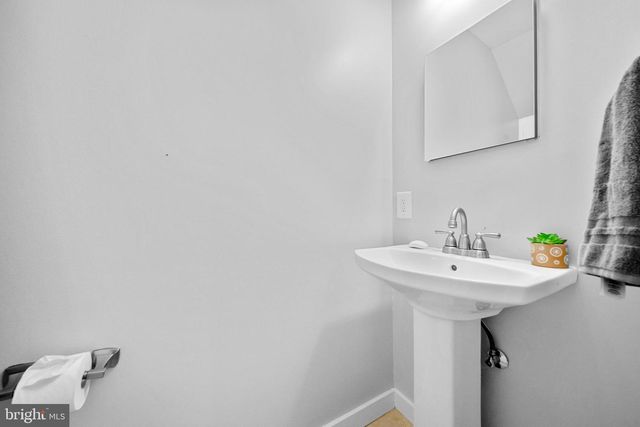 1386 NORTHGATE SQ, Reston, VA 20190