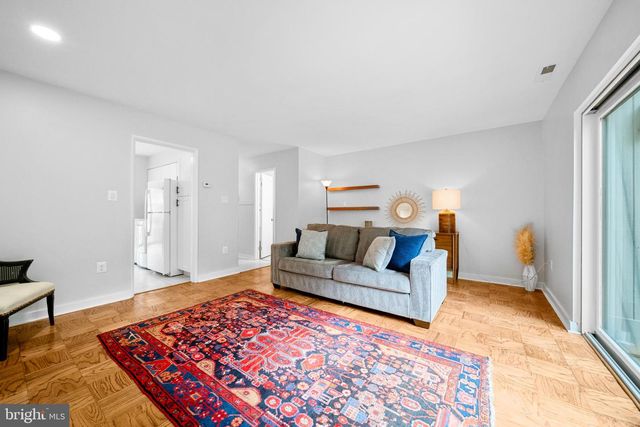 1386 NORTHGATE SQ, Reston, VA 20190