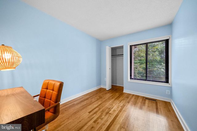 1386 NORTHGATE SQ, Reston, VA 20190