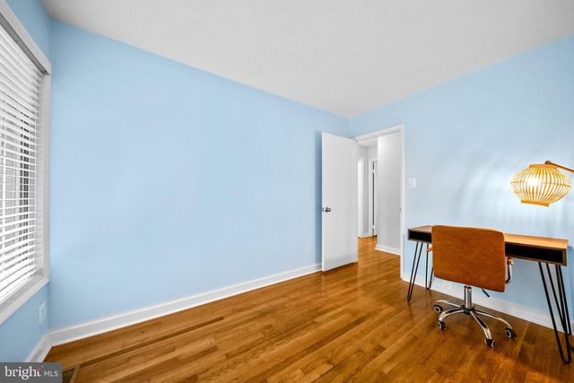 1386 NORTHGATE SQ, Reston, VA 20190