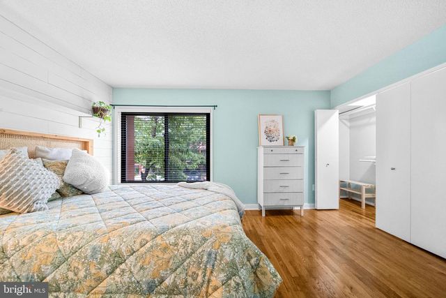 1386 NORTHGATE SQ, Reston, VA 20190