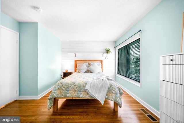 1386 NORTHGATE SQ, Reston, VA 20190