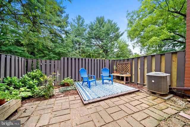 1386 NORTHGATE SQ, Reston, VA 20190