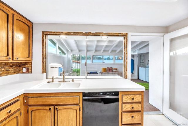 16555 Caminito Vecinos 39, San Diego, CA 92128