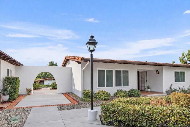 16555 Caminito Vecinos 39, San Diego, CA 92128