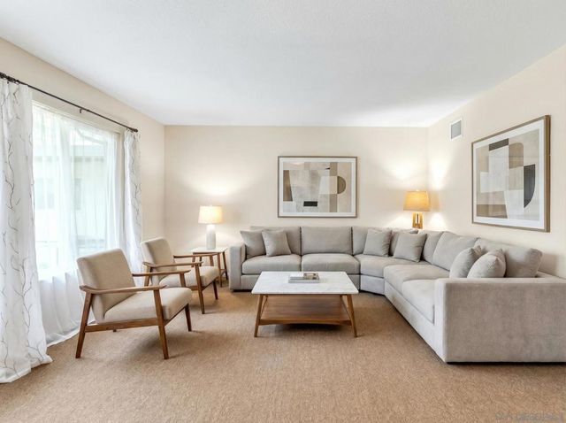 16555 Caminito Vecinos 39, San Diego, CA 92128