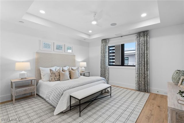 82 9th ST S 301, Naples, FL 34102