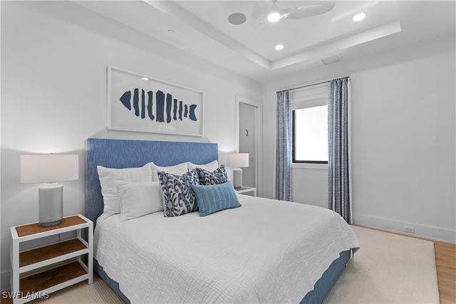 82 9th ST S 301, Naples, FL 34102