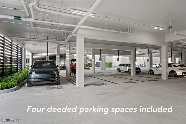 82 9th ST S 301, Naples, FL 34102