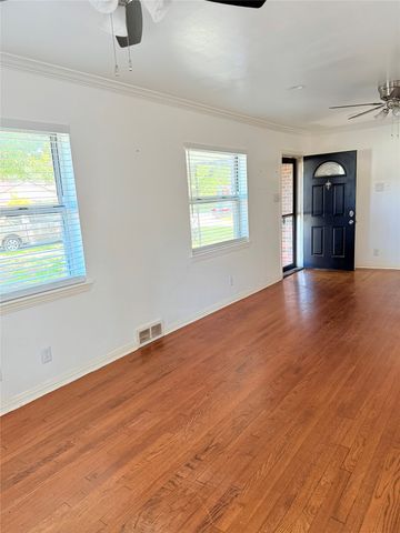 3708 Van Ness Lane, Dallas, TX 75220