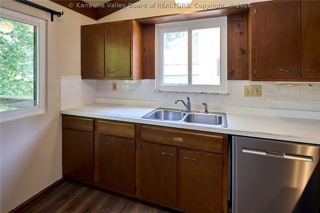 805 Basil Road, Charleston, WV 25314