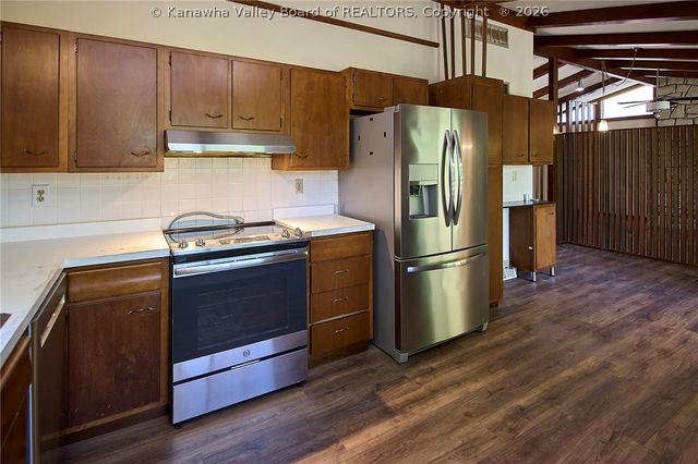 805 Basil Road, Charleston, WV 25314