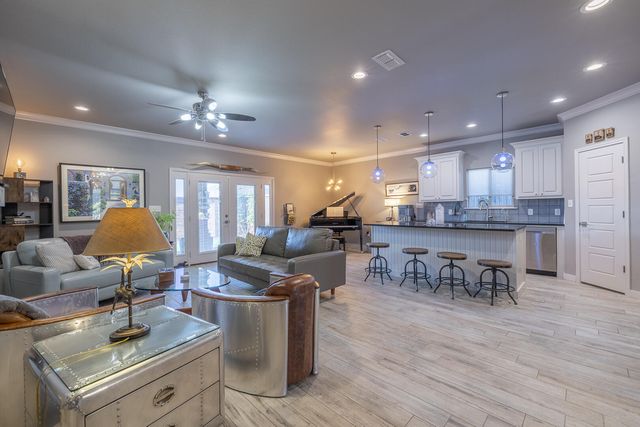 2109 101st Street, Lubbock, TX 79423