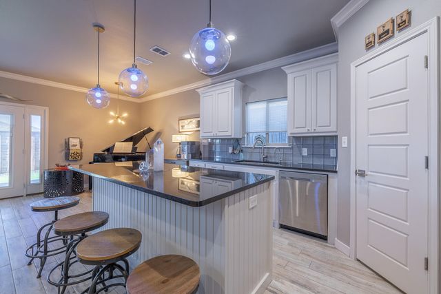 2109 101st Street, Lubbock, TX 79423