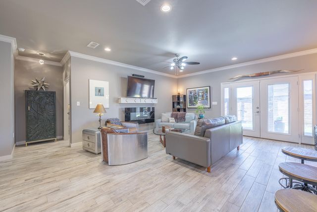 2109 101st Street, Lubbock, TX 79423