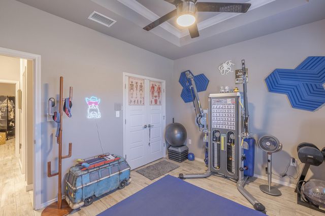 2109 101st Street, Lubbock, TX 79423