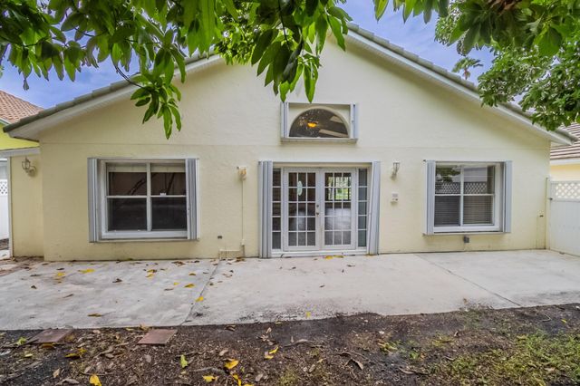 2006 Cross Breeze Dr, Wellington, FL 33414