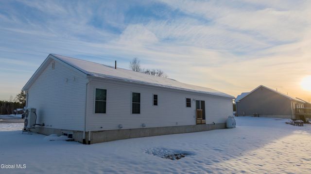 18 Wiley Way, Corinth, NY 12822