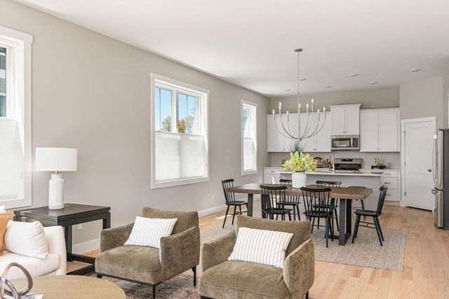 71 Elm Street SM43, South Burlington, VT 05403