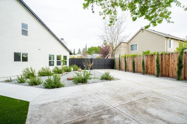 7975 Stone Canyon Cir, Citrus Heights, CA 95610