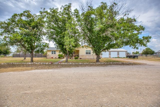 4077 Commissioners Ln, San Angelo, TX 76905