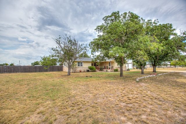 4077 Commissioners Ln, San Angelo, TX 76905