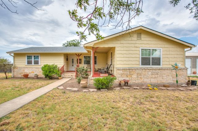 4077 Commissioners Ln, San Angelo, TX 76905