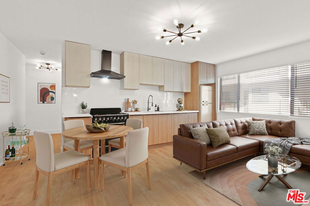 Image 12 of property listing at 14110 Yukon Avenue, Hawthorne, CA 90250