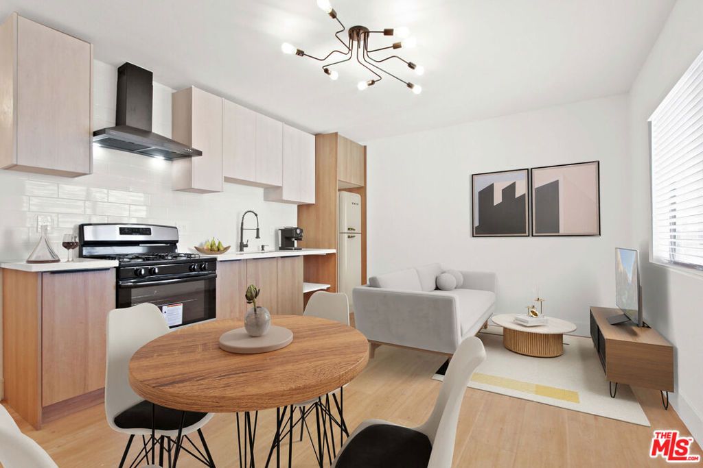 Image 23 of property listing at 14110 Yukon Avenue, Hawthorne, CA 90250